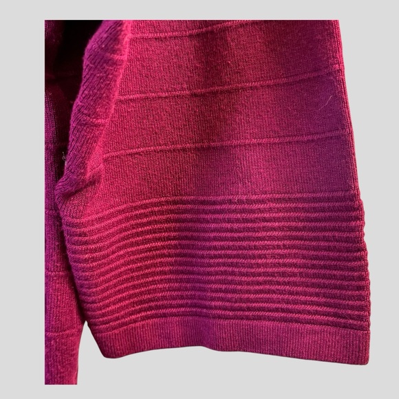 Women’s Sweater Size XL Purple Crewneck 3/4 Length Sleeves - Picture 7 of 12